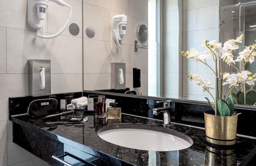 Трехместный Номер Премиум, Plaza Premium Heidelberg