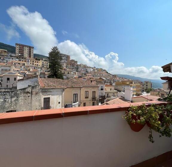 Standard room with outdoor bath, Pizzo Central House
