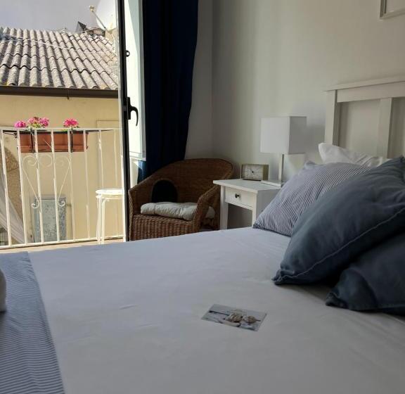 스탠다드 룸, Pizzo Central House