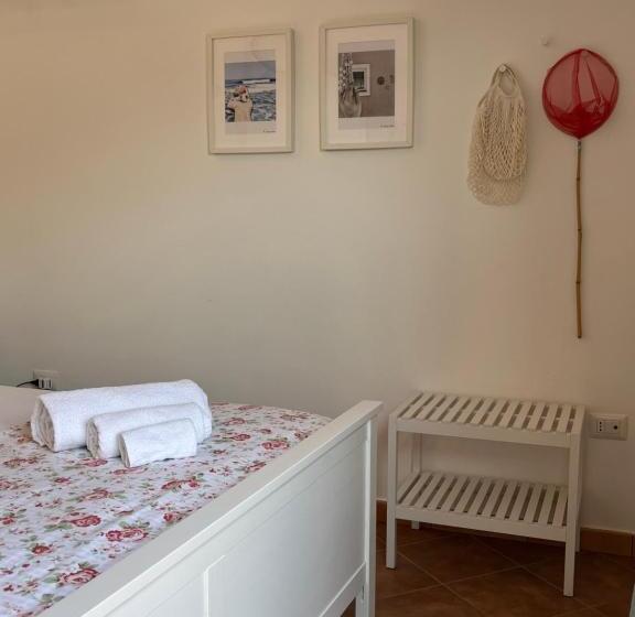 Standard room with outdoor bath, Pizzo Central House