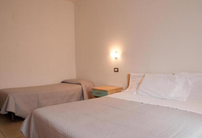 اتاق استاندارد سه نفره, P&p Assisi Camere