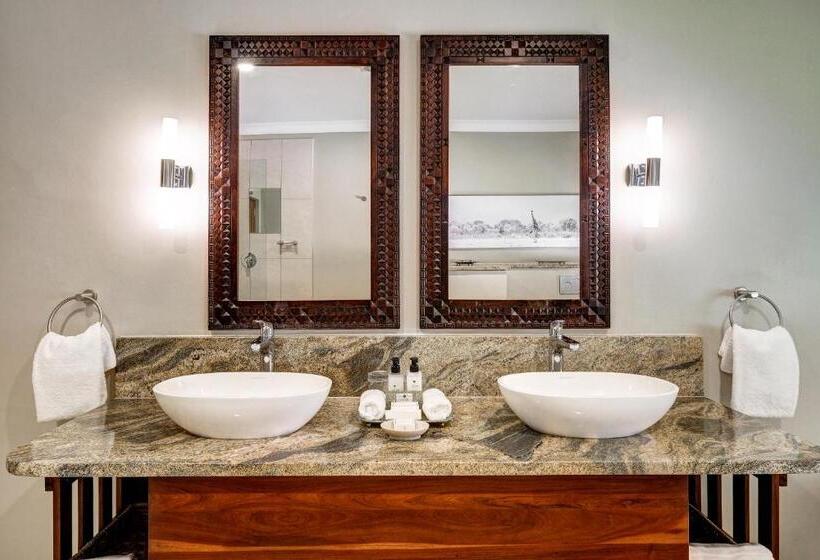 جناح إدارى, Ilala Lodge