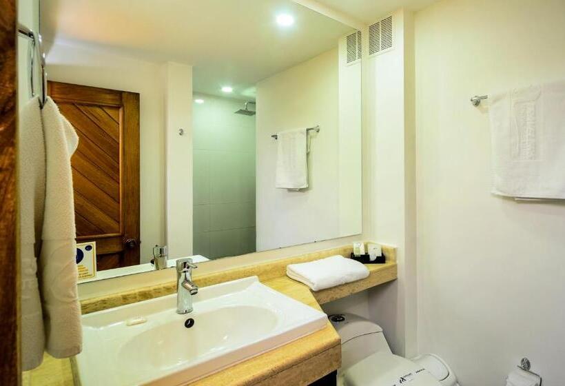 Апартаменты 2 Спальни, Travelers Fontana Plaza