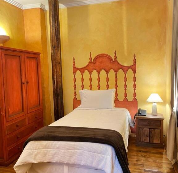 Номер Стандарт, Nass Casa Del Aguila