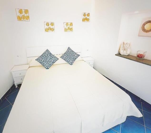 سوییت جونیور با چشم‌انداز دریا, B&b La Danza Del Mare
