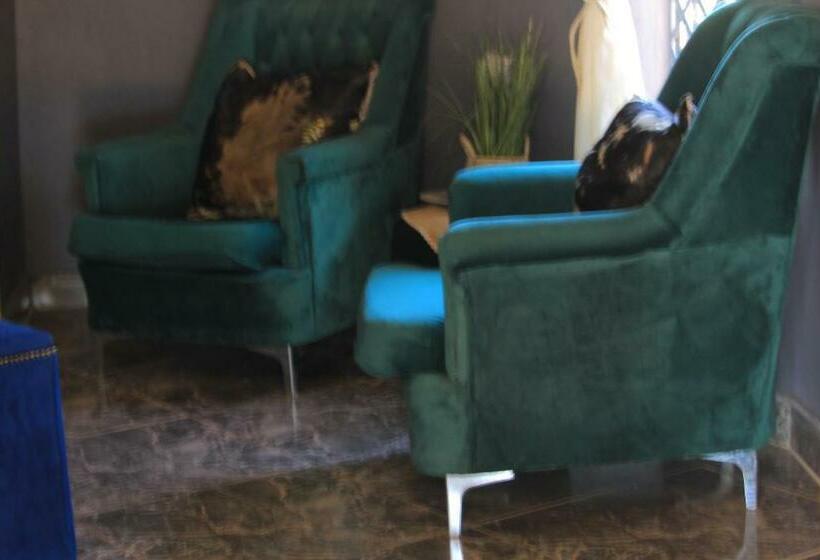 Номер Deluxe, Beulah Group Bnb And Prayer Centre
