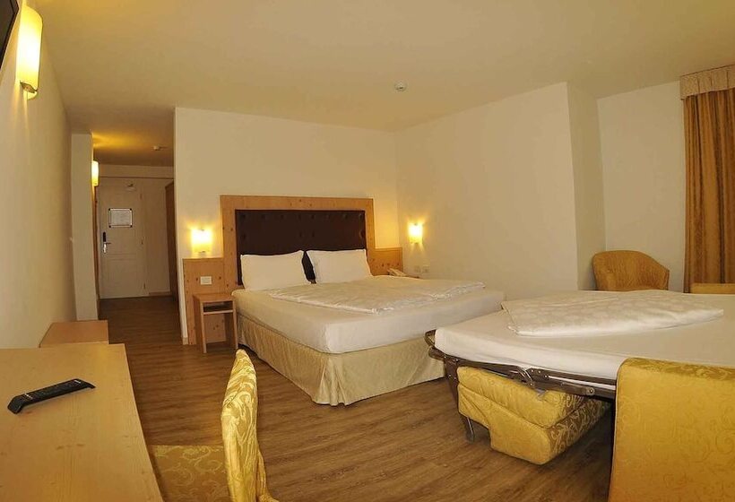 트리플 클래식 룸, Alpen Hotel Eghel