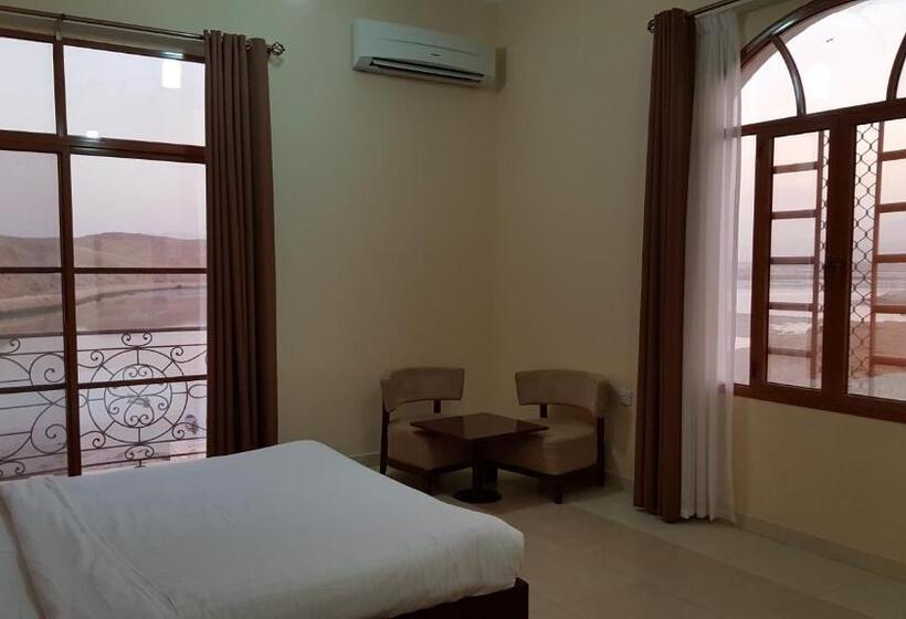 اتاق استاندارد با چشم‌انداز دریا, Al Ayjah Plaza