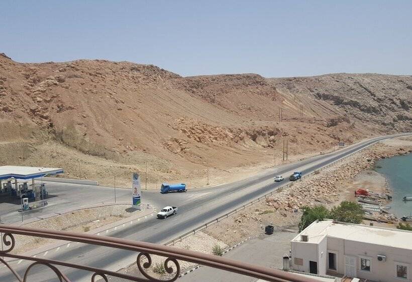 اتاق استاندارد با چشم‌انداز دریا, Al Ayjah Plaza