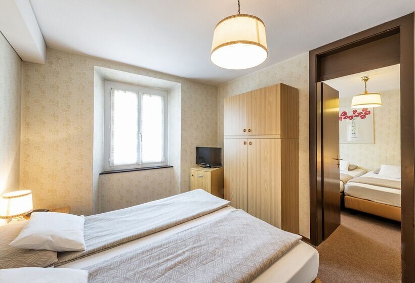 Семейный Номер, Albergo Ristorante Svizzero