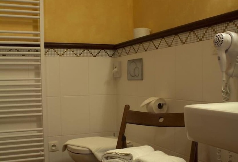 اتاق استاندارد, La Fresca