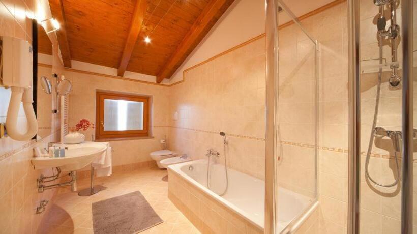 Четырехместный Номер Стандарт, Relais Corte Pontigliardo