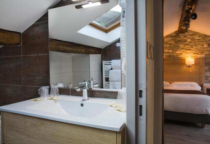 Четырехместный Номер Классик, Logis Hotel Erreguina