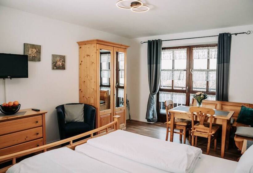Номер Стандарт, Waldpension Jagerstuberl