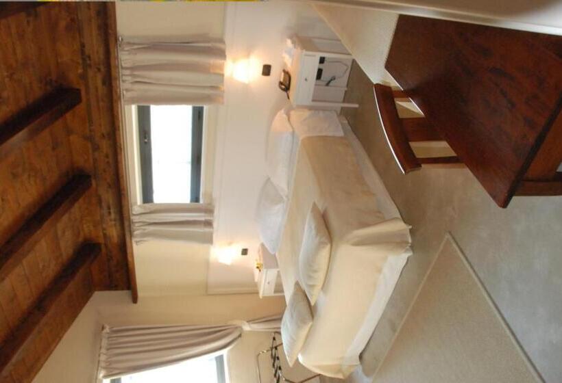 标准三人间, Albergo Della Ceramica