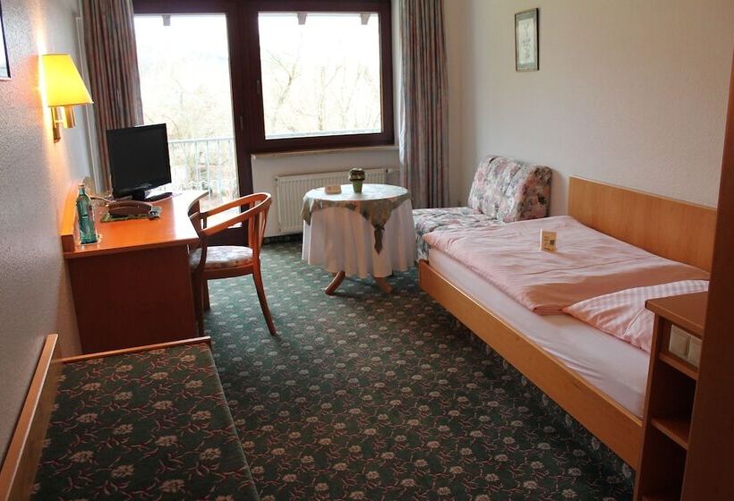 Номер Стандарт Индивидуальный, Landgasthof Hotel Zur Linde Im Taunus