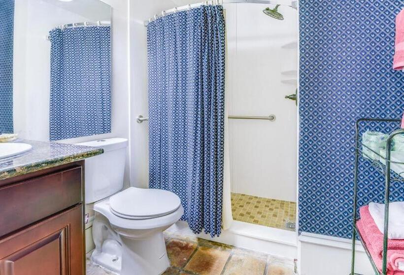 1 Bedroom Apartment, Chateau Orleans