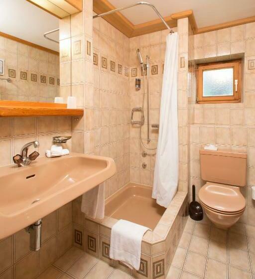 Номер Стандарт Индивидуальный с Балконом, Arena Guesthouse