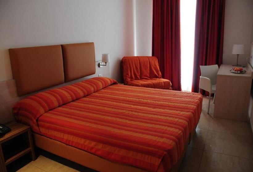 اتاق استاندارد سه نفره, Club Village & Hotel Spiaggia Romea