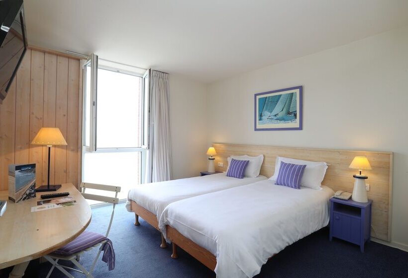 Четырехместный Номер Стандарт Вид на Море, Hôtel Miléade De La Plage   Binic