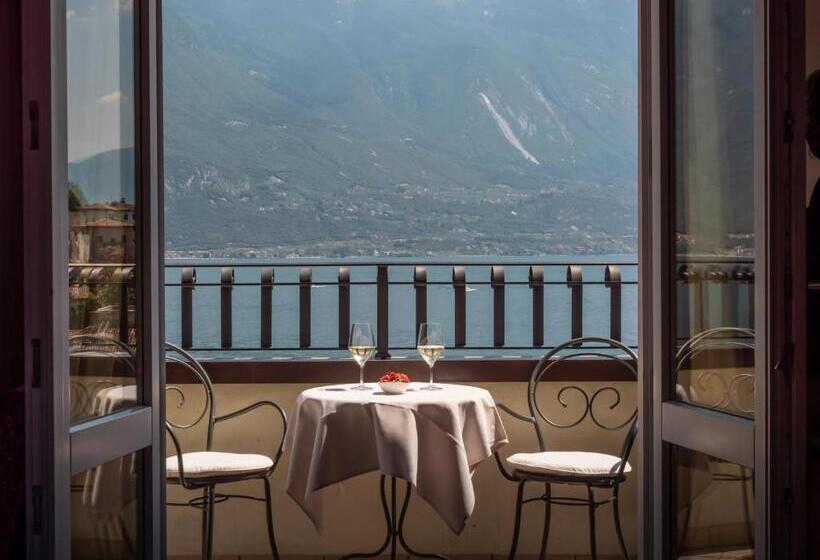 غرفة قياسية مزوَّدة بشُرفة, Albergo Ristorante Montebaldo
