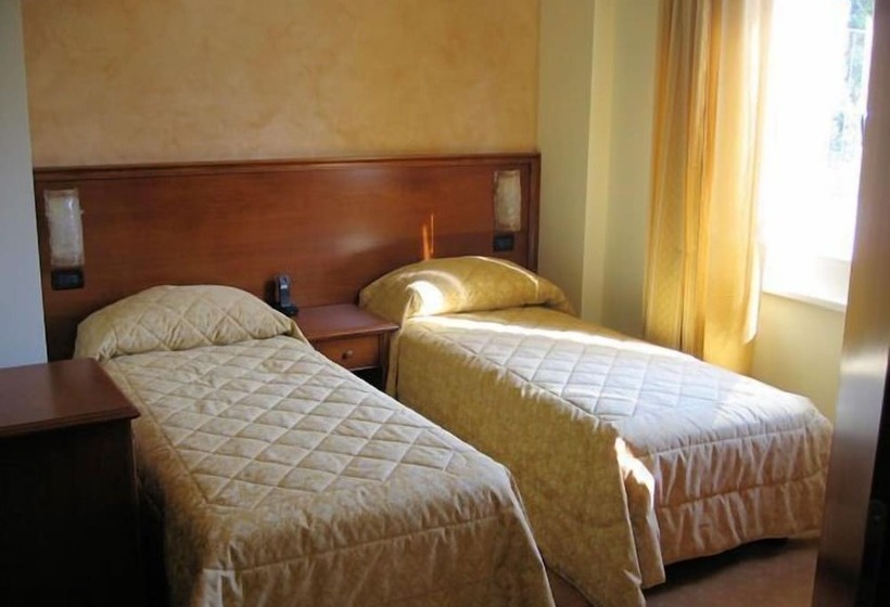 غرفة قياسية مطلة على الجبل, Albergo Ristorante Montebaldo