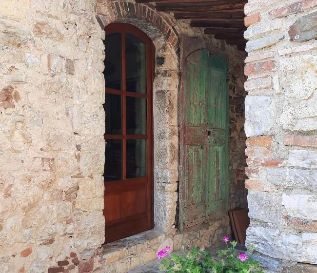 جناح, Borgo Livernano