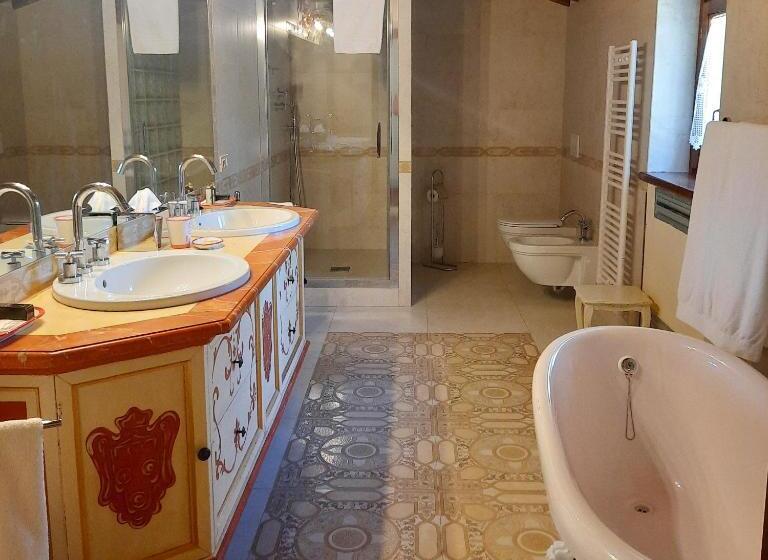 جناح مزود بتراس, Borgo Livernano