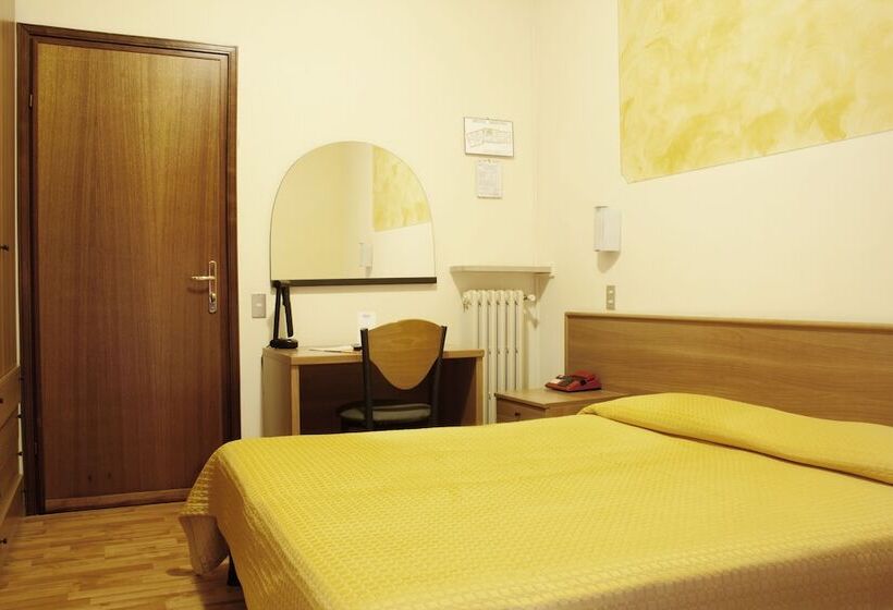 اتاق اکونومی, Merano