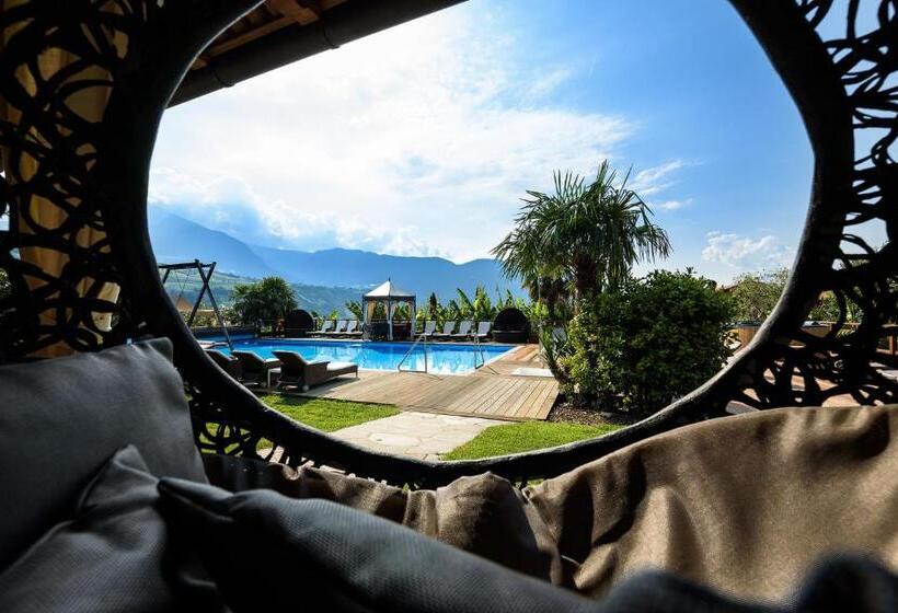 Люкс, Ruster Resort