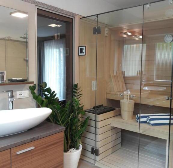 Люкс, Ruster Resort