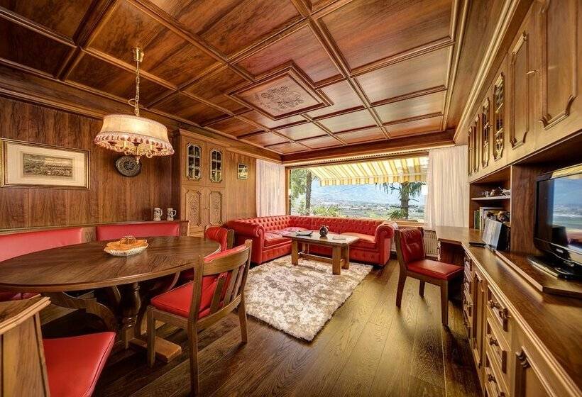 Люкс, Ruster Resort