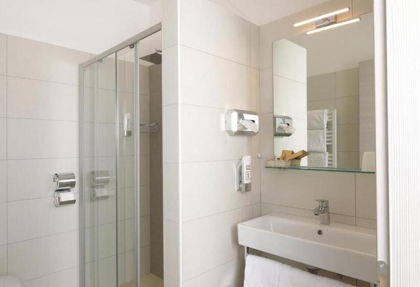 Трехместный Номер Базовый, Eco Hotel Benacus