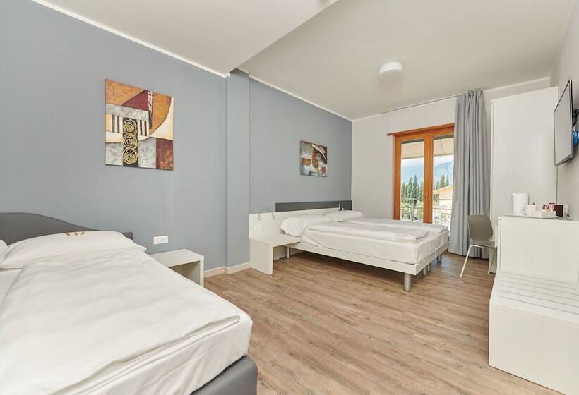 Семейный Номер, Eco Hotel Benacus
