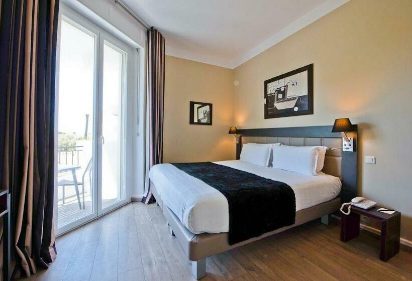 Номер Комфорт, Hôtel La Villa Cap D’antibes