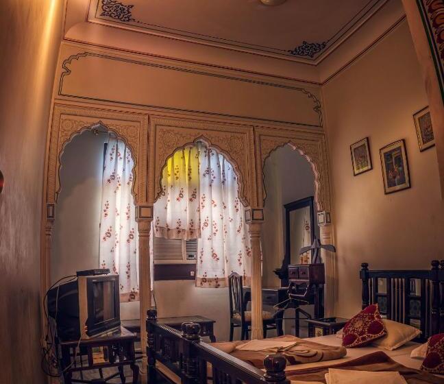 デラックスルーム, Krishna Palace   A Heritage