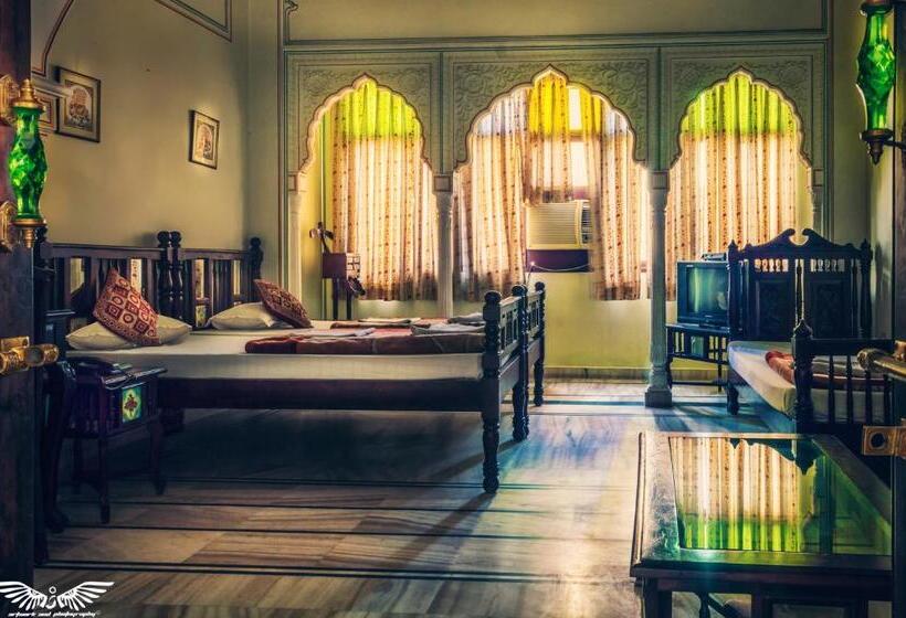 スーペリアトリプルルーム, Krishna Palace   A Heritage