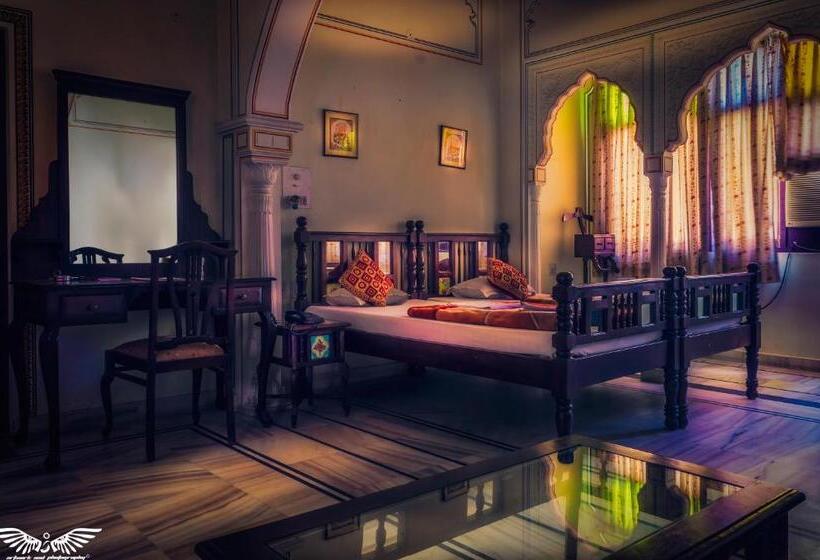 スーペリアールーム, Krishna Palace   A Heritage