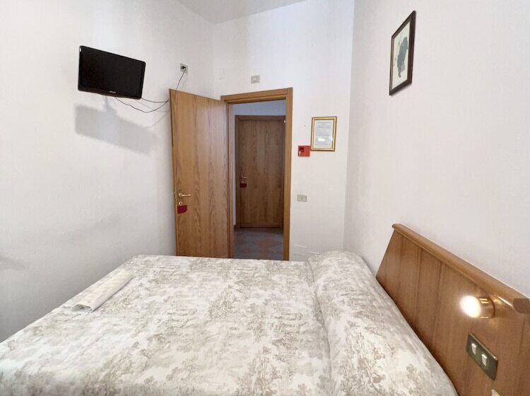 اتاق استاندارد یک نفره, Piccolo Hotel Etruria