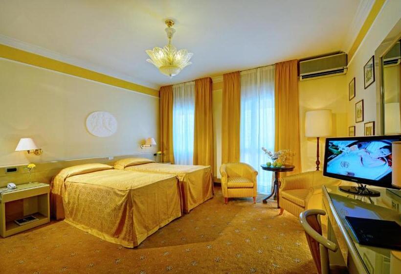 デラックスルーム, Aurora Terme