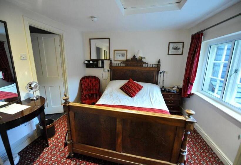 اتاق استاندارد یک نفره, The Greyhound Coaching Inn
