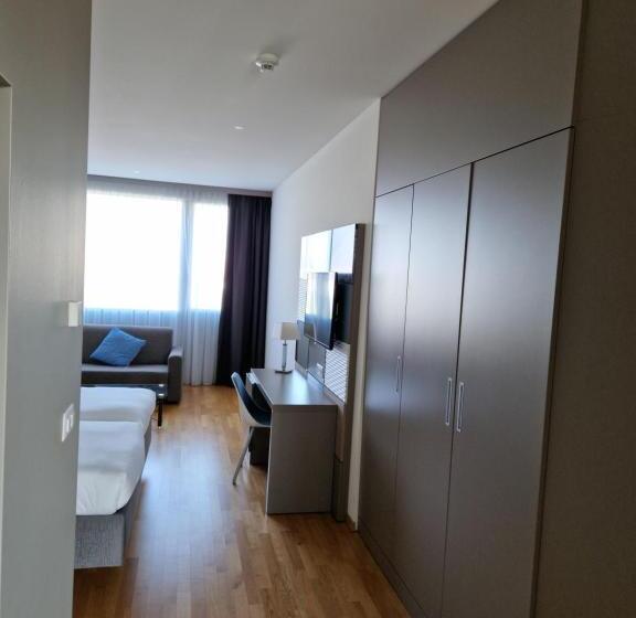 اتاق استاندارد برای معلولان, B&b Hotel Lausanne Crissier