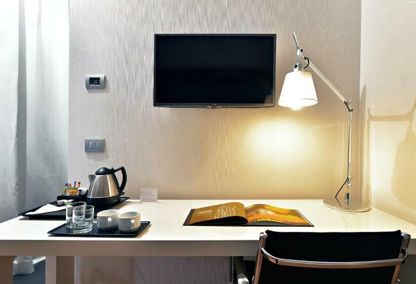 스탠다드 룸 킹사이즈 침대, Hilton Garden Inn Milan North
