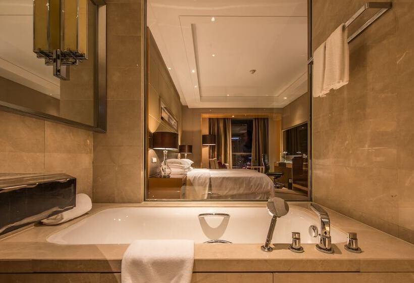 Номер Клуб, Sheraton Zhenjiang