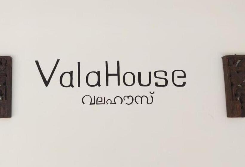 Deluxe Rum, Vala House