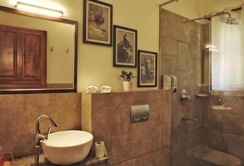 Deluxerum King Size Säng, Vala House