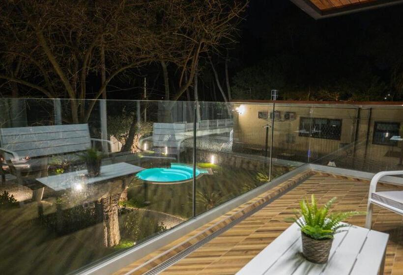 اتاق استاندارد با چشم‌انداز استخر, Luxury B&b La Riserva Dannunziana