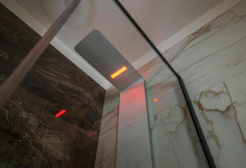 اتاق استاندارد با چشم‌انداز استخر, Luxury B&b La Riserva Dannunziana
