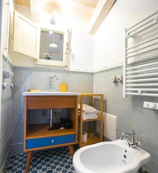 Полулюкс, Suitetti Camere&relax