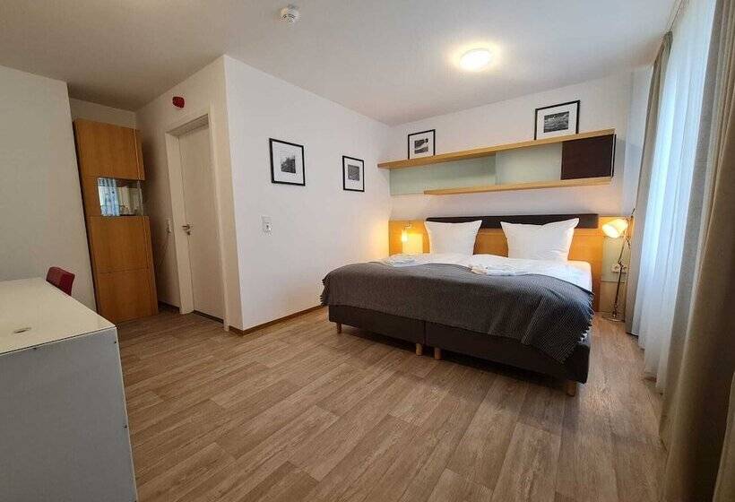 חדר דלוקס, Check Inn Hotels   Offenbach